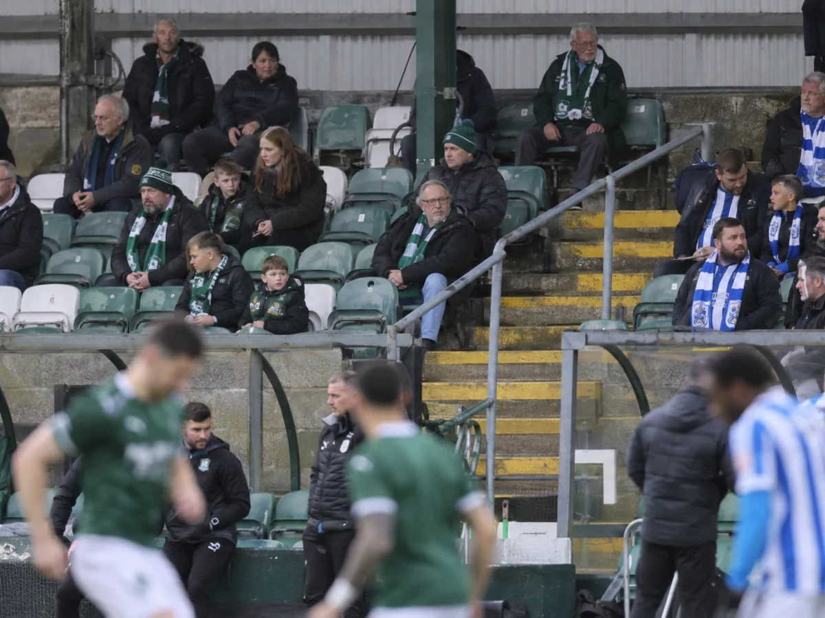 Plymouth tar emot Huddersfield i toppmötet
