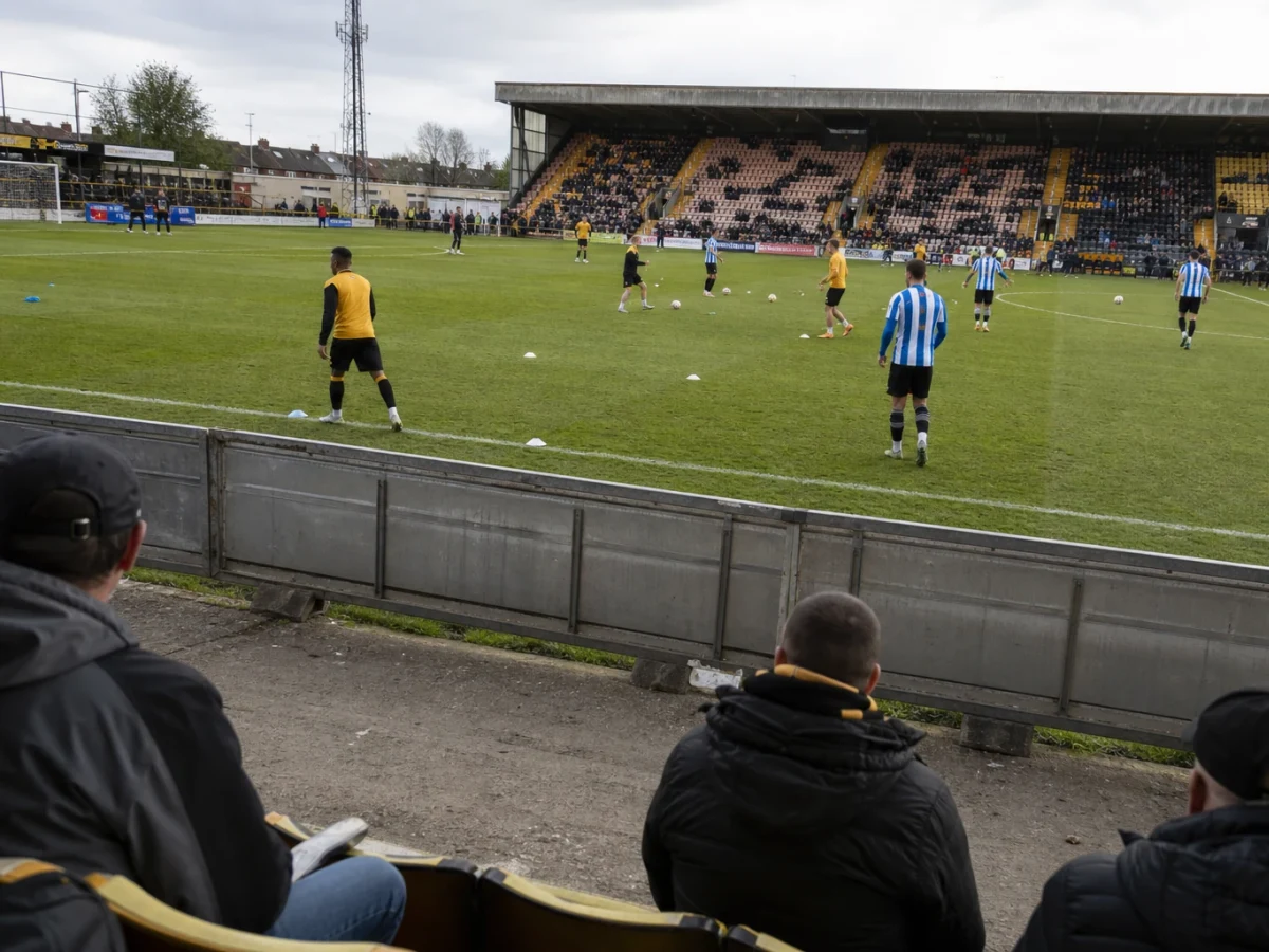 Cambridge och Huddersfield möts i tidig uppflyttningsstrid