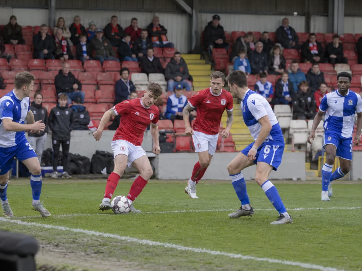 Crewe pressat i toppen inför mötet med Rochdale