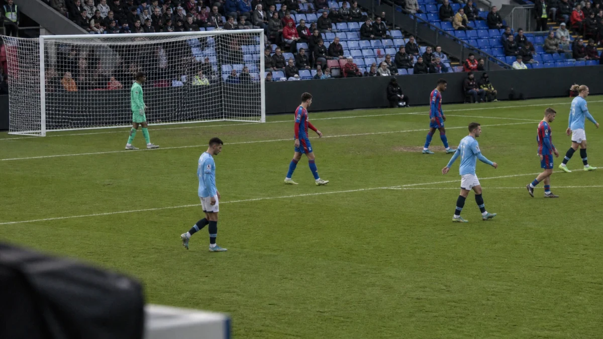 Man City tar serieledningen efter storsegern mot Crystal Palace