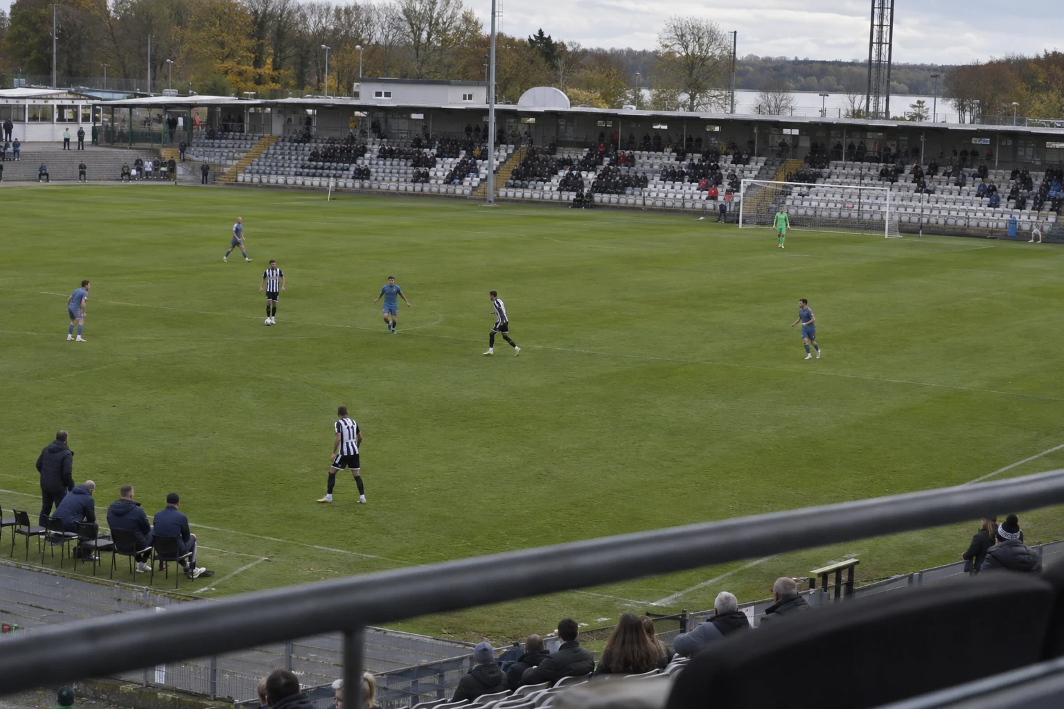 González startar när Newcastle jagar fjärdeplatsen